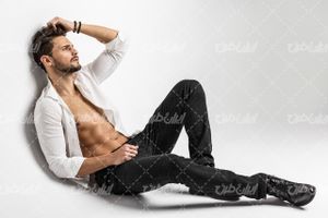 تصویر با کیفیت استایل همراه با مدل مرد و ژست عکس مردانه