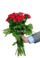 تصویر با کیفیت دسته گل رز قرمز همراه با گل رز و گل طبیعی