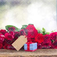 تصویر با کیفیت دسته گل رز طبیعی همراه با گلفروشی و دسته گل