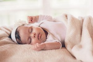 عکاسی آتلیه کودک پتو نوزاد خردسال بچه گل سر 7