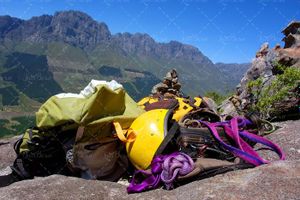 وسایل کوهنوردی کلاه ایمنی طناب