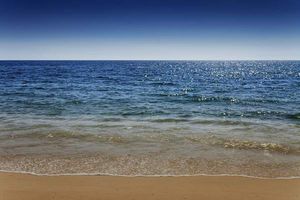 منظره دریا ساحل دریا ساحل شنی
