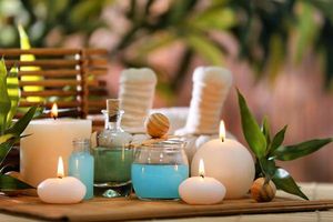 شمع میز چوبی حوله ماساژ