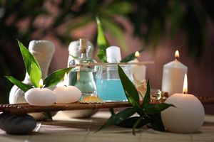 شمع میز چوبی حوله ماساژ