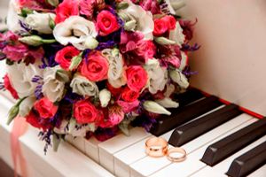 دسته گل عروس ارکستر کیبورد