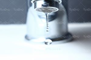 صرفه جویی در مصرف آب چکه کردن آب