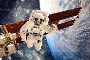 فضانورد لباس فضانوردی ایستگاه فضایی