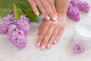 لوازم آرایش کرم مرطوب کننده