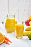 آب میوه طبیعی آبمیوه پرتقال آب انار کافی شاپ6
