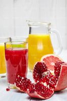 آب میوه طبیعی آبمیوه پرتقال آب انار کافی شاپ13