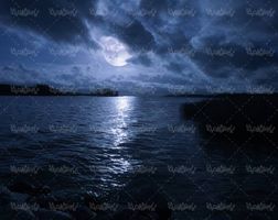 شب مهتابی منظره چشم انداز طبیعت دریاچه آب آسمان نیمه ابری