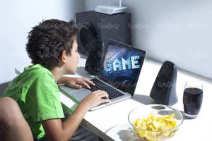 گیم بازی کامپیوتری لپ تاپ اسپیکر بازی اینترنتی