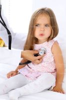 متخصص اطفال کودک بچه دختر بچه خردسال معاینه کودک9