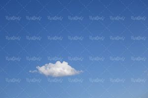 منظره چشم انداز آسمان آبی ابر های سفید لکه های ابر1