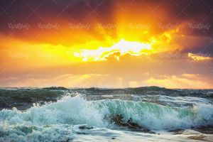 دریای طوفانی موج دریا غروب خورشید طبیعت آسمان ابری