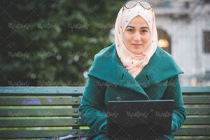 زن با حجاب روسری زن مسلمان حجاب و عفاف