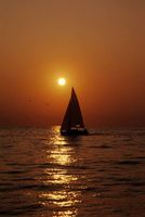 غروب آفتاب دریا قایق منظره