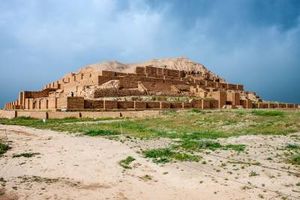 عمارت تاریخی باستانی ایرانگردی