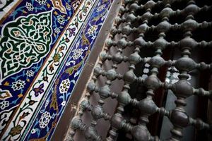 عناصر تزئینی سقف و دیوار مسجد ضریح