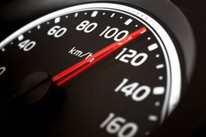 کیلومتر شتاب سرعت اتومبیل