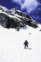 کوهنوردی برف سرد زمستان ورزش سرما