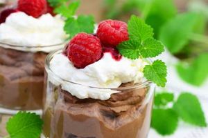 بستنی وانیلی کاکائو تمشک قنادی