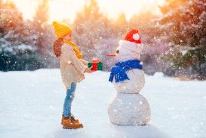 بارش برف آدم برفی کودک دختر بچه 