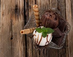 بستنی شکلاتی بستنی گلاسه 