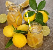 لیموناد آب لیمو شیرین آب میوه لیمو 