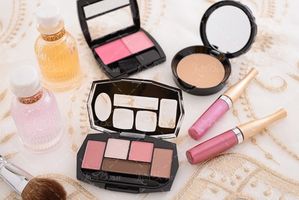 سایه چشم عطر ادکلن رژلب مایع 