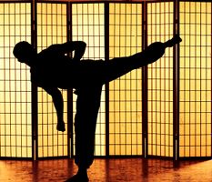 هنرهای رزمی ورزش کونگ فو تکواندو کاراته