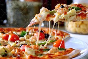 پیتزا قارچ و گوشت فست فود 