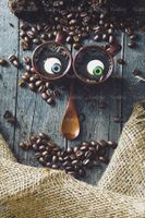 دانه های قهوه کافی شاپ
