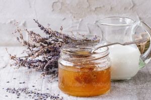 عسل طبیعی شیر ظرف شیشه ای عسل