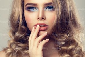 سالن آرایش میکاپ صورت چهره دختر