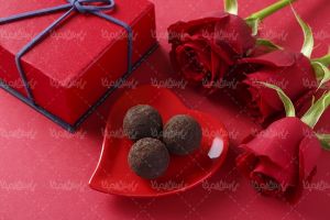 گل رز قرمز شکلات کادویی قنادی