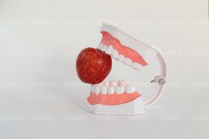 سیب دندان های سفید