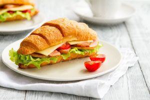 ساندویچ کالباس