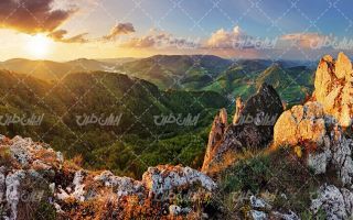 تصویر با کیفیت منظره زیبای کوهستان به همراه صخره سنگی