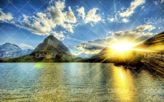 تصویر با کیفیت منظره غروب آفتاب همراه با کوه و غروب آفتاب