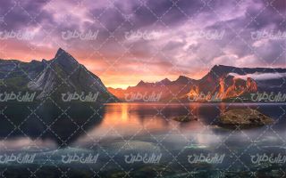 تصویر با کیفیت دریاچه به همراه غروب آفتاب و کوهستان