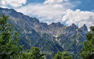 تصویر با کیفیت منظره زیبای کوهستان به همراه چشم انداز زیبا و طبیعت