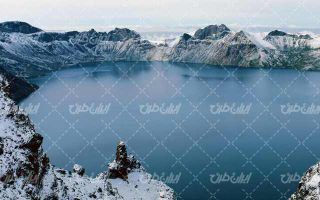 تصویر با کیفیت دریاچه برفی به همراه منظره زیبا و طبیعت زیبای برفی