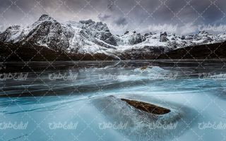 تصویر با کیفیت منظره دریاچه به همراه منظره زیبا و طبیعت زیبای برفی