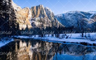 تصویر با کیفیت چشم انداز همراه با منظره و چشم انداز زیبای زمستان
