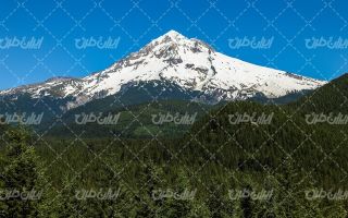 تصویر با کیفیت منظره زیبا همراه با منظره و چشم انداز زیبای کوه