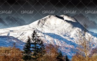 تصویر با کیفیت چشم انداز زیبای کوه همراه با منظره دیدنی و طبیعت زیبا