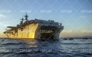 تصویر با کیفیت ناو جنگی همراه با کشتی جنگی و کشتی نظامی