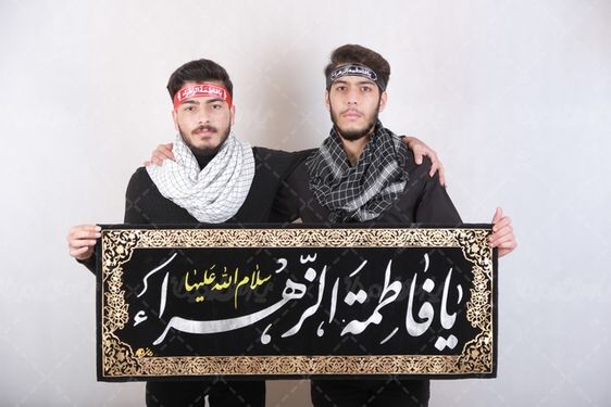 تصویر مرد با لباس مشکی