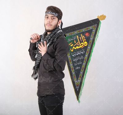 عکس مرد با لباس مشکی